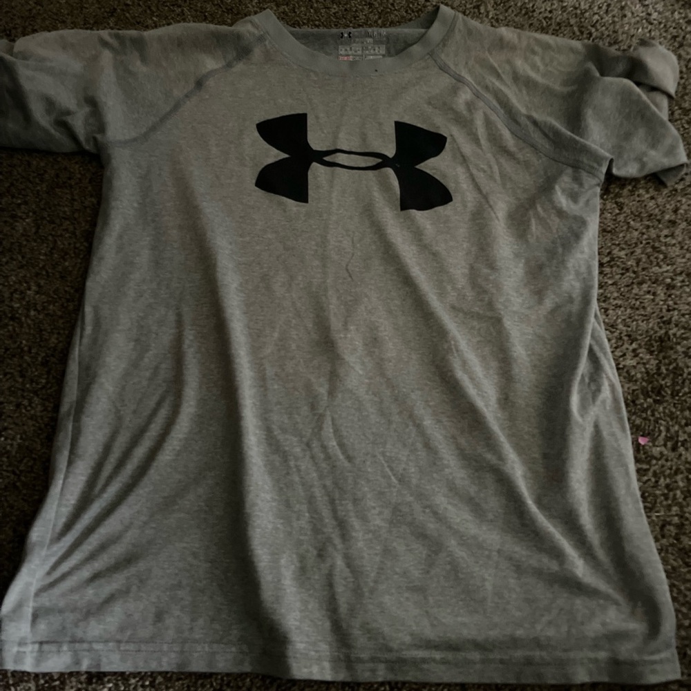 14/16 under armor shirt